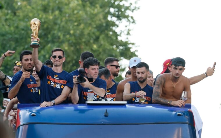 Seleção da Espanha celebra vitória no Mundial 2026