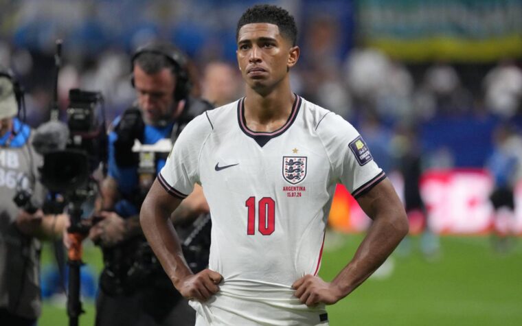 Bellingham se desentende com argentino após derrota da Inglaterra