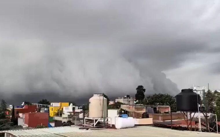 Nube estante cubre la CDMX antes de las lluvias