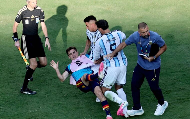 FIFA investiga agressão de Nahuel Molina na final do Mundial