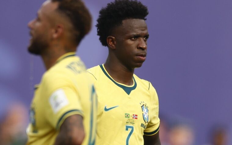 Vinícius Jr. pede perdão após eliminação do Brasil no Mundial