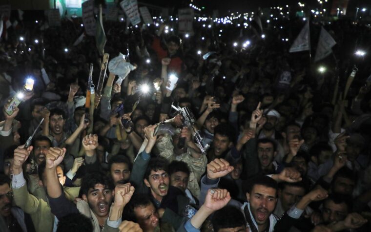 Hutíes de Yemen amenazan con bloquear el comercio en Irán