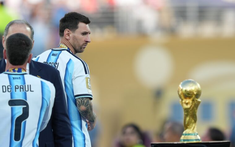 Penal para Messi e ajuda da FIFA na opinião dos mexicanos