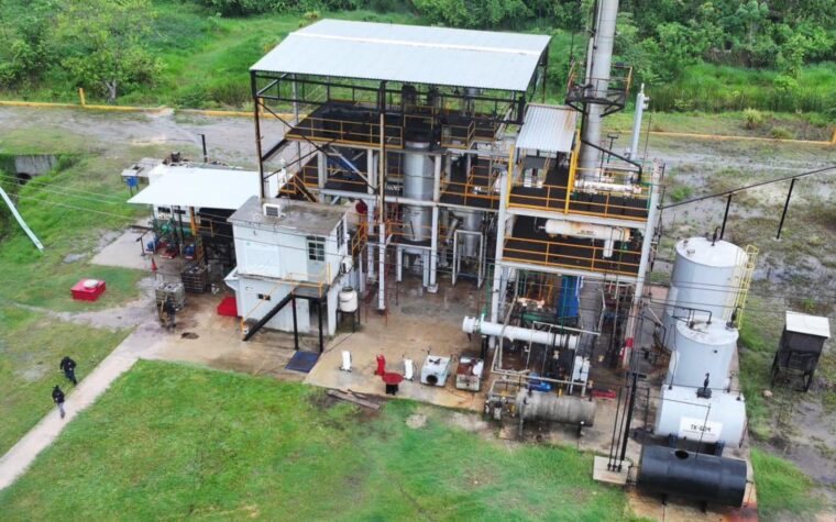 Refinería clandestina del crimen organizado operaba a la vista